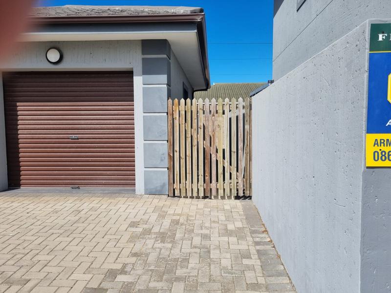 To Let 3 Bedroom Property for Rent in Dana Bay Western Cape